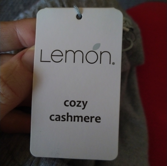 Lemon 'Cozy Cashmere' blend shorts - Picture 9 of 13